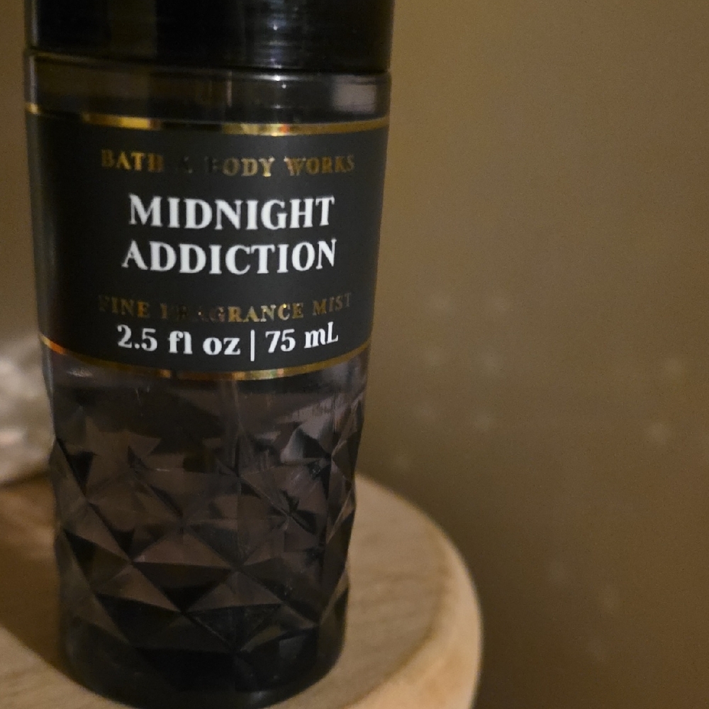 Bath & Body Works Midnight Addiction Fragrance Mist - Black and Gold